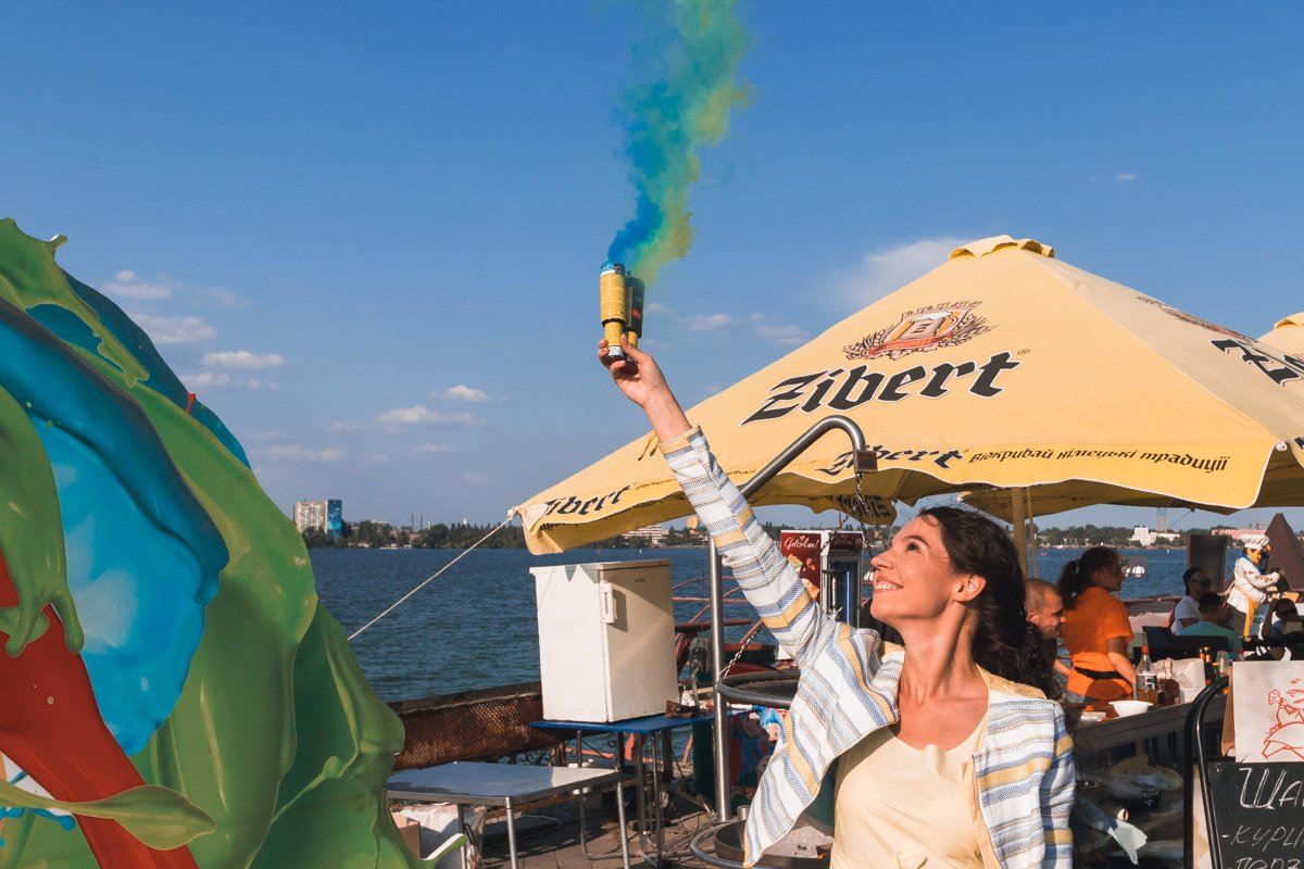 Их часто используют на футбольных матчах или митингах, маршах Их часто используют на футбольных матчах или митингах, маршах