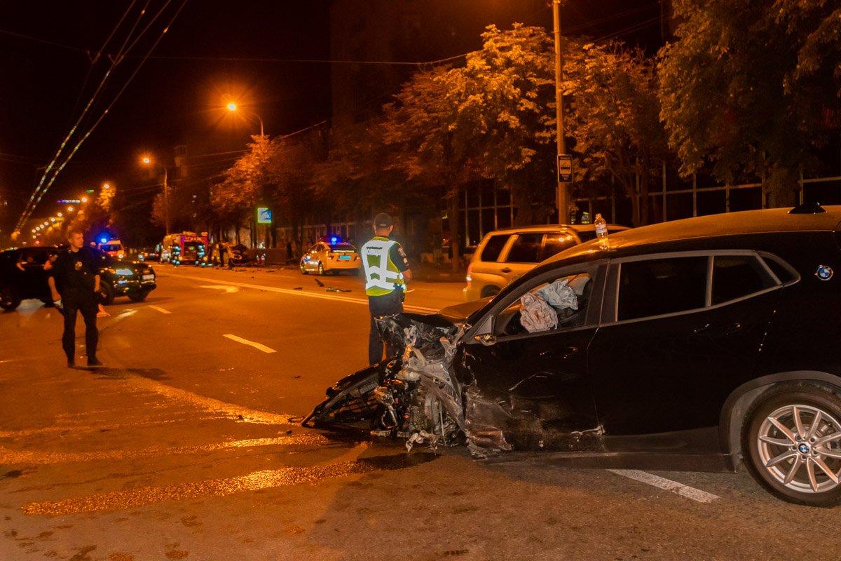 В BMW находилось несколько пассажиров