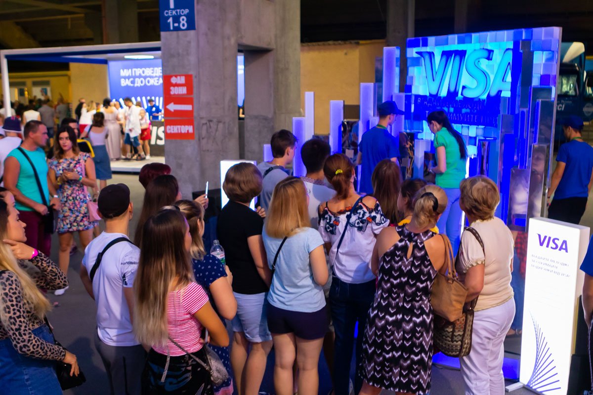 Можно было поучаствовать в конкурсе на знание песен ОЭ