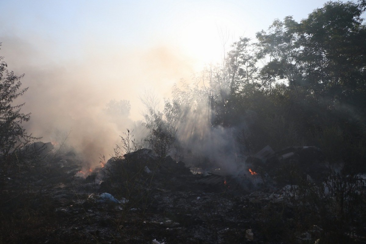 Причина пожара пока неясна 