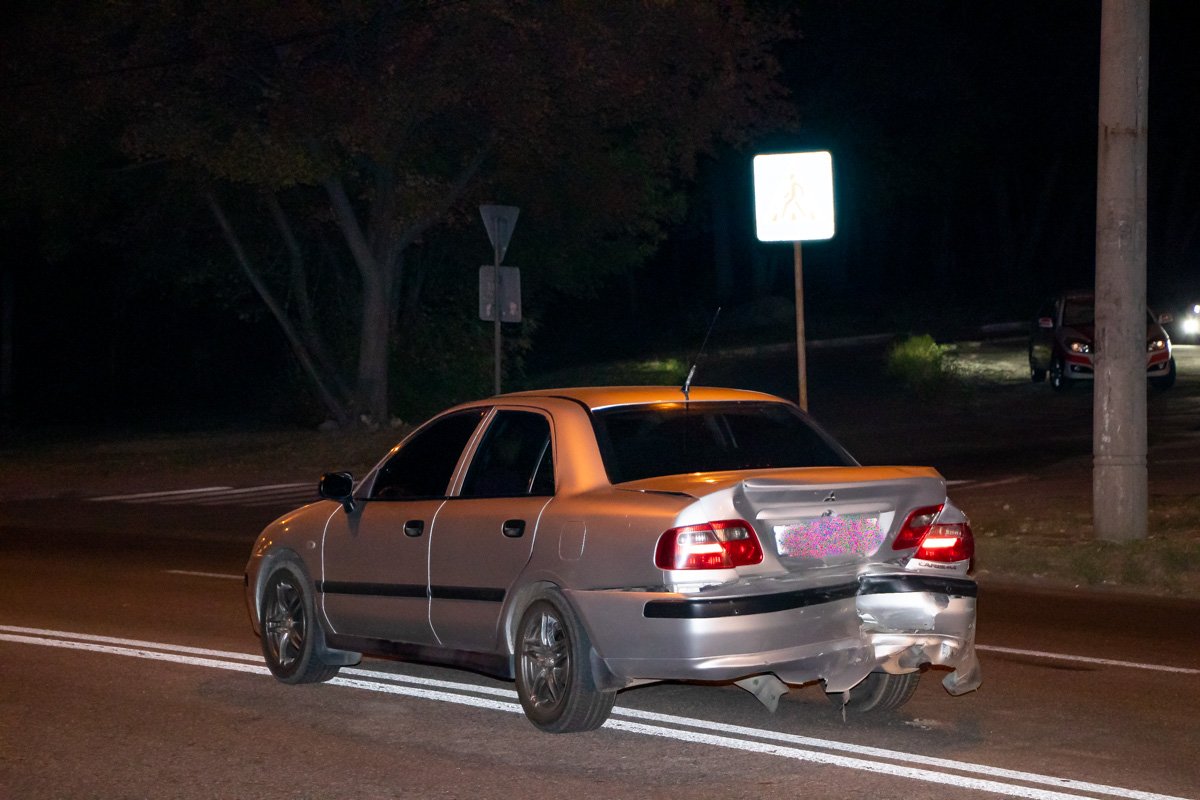 Внедорожник Hyundai Santa Fe влетел в Mitsubishi Carisma