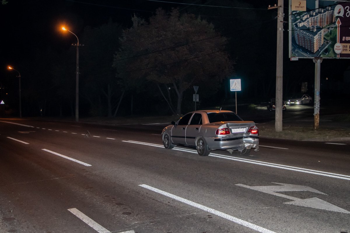 Водителя легковушки госпитализировали