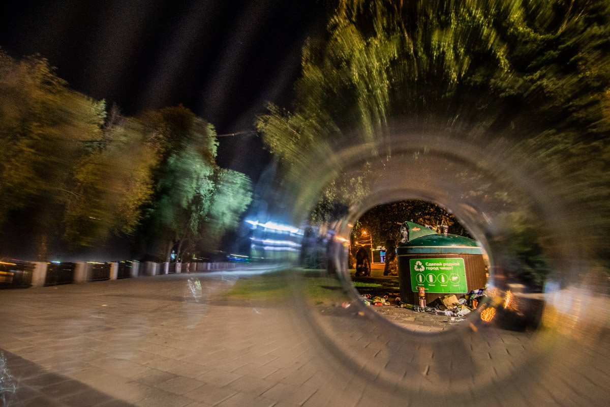 В ожидании машины по вывозу мусора