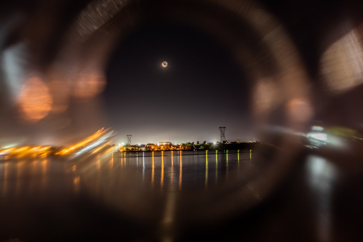 Вид на левый берег, на завод Интерпайп