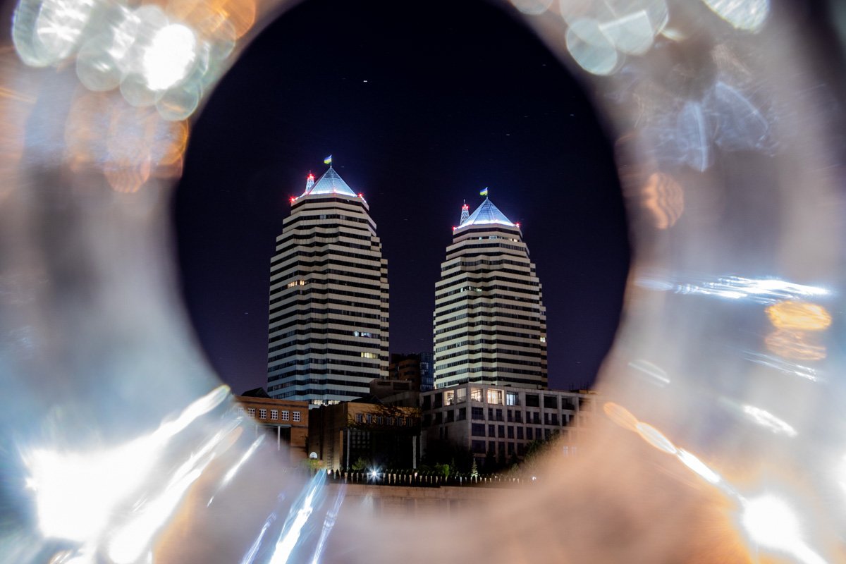 Этих близнецов знает каждый житель Днепра, улица Вернадского