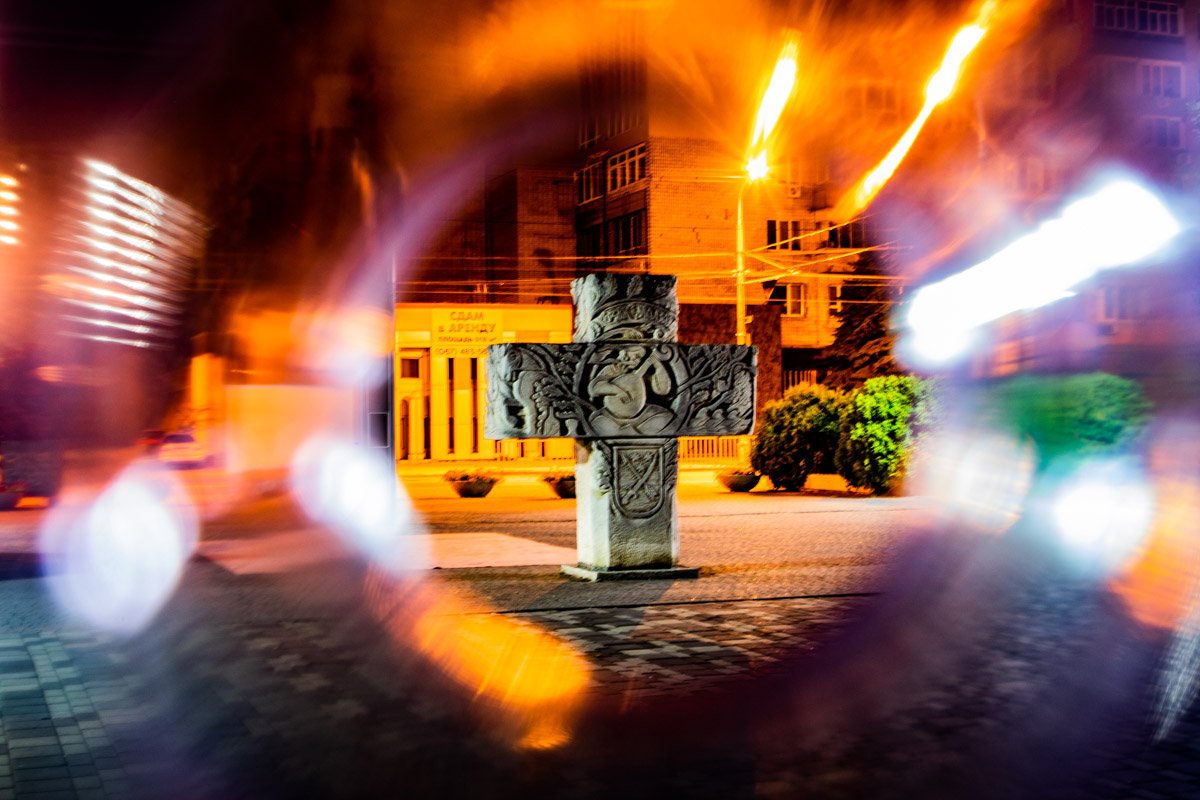 Каменный крест на Сичеславской Набережной