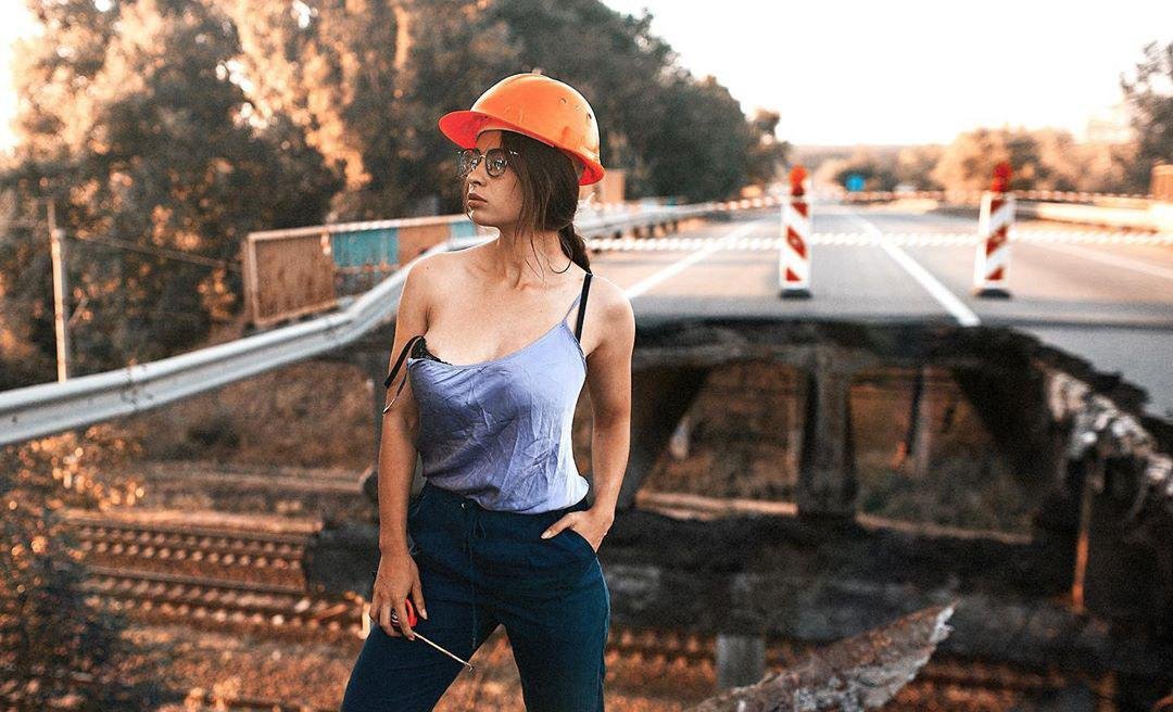 Модель уже проинспектировала мосты в Днепре и Киеве Модель уже проинспектировала мосты в Днепре и Киеве