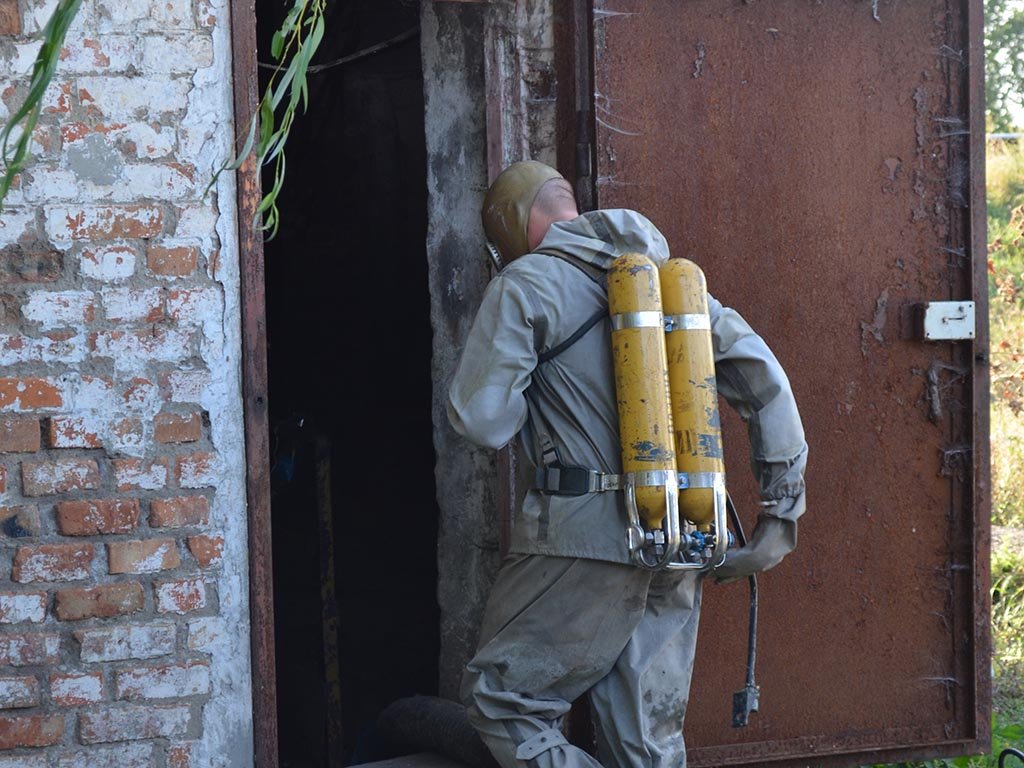 Сотрудники водоканала провели работы по откачке фекалий Сотрудники водоканала провели работы по откачке фекалий