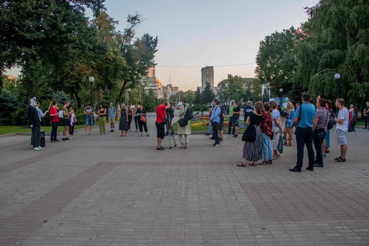 Ее участники выразили недовольство работой министра внутренних дел и провели перформанс Ее участники выразили недовольство работой министра внутренних дел и провели перформанс