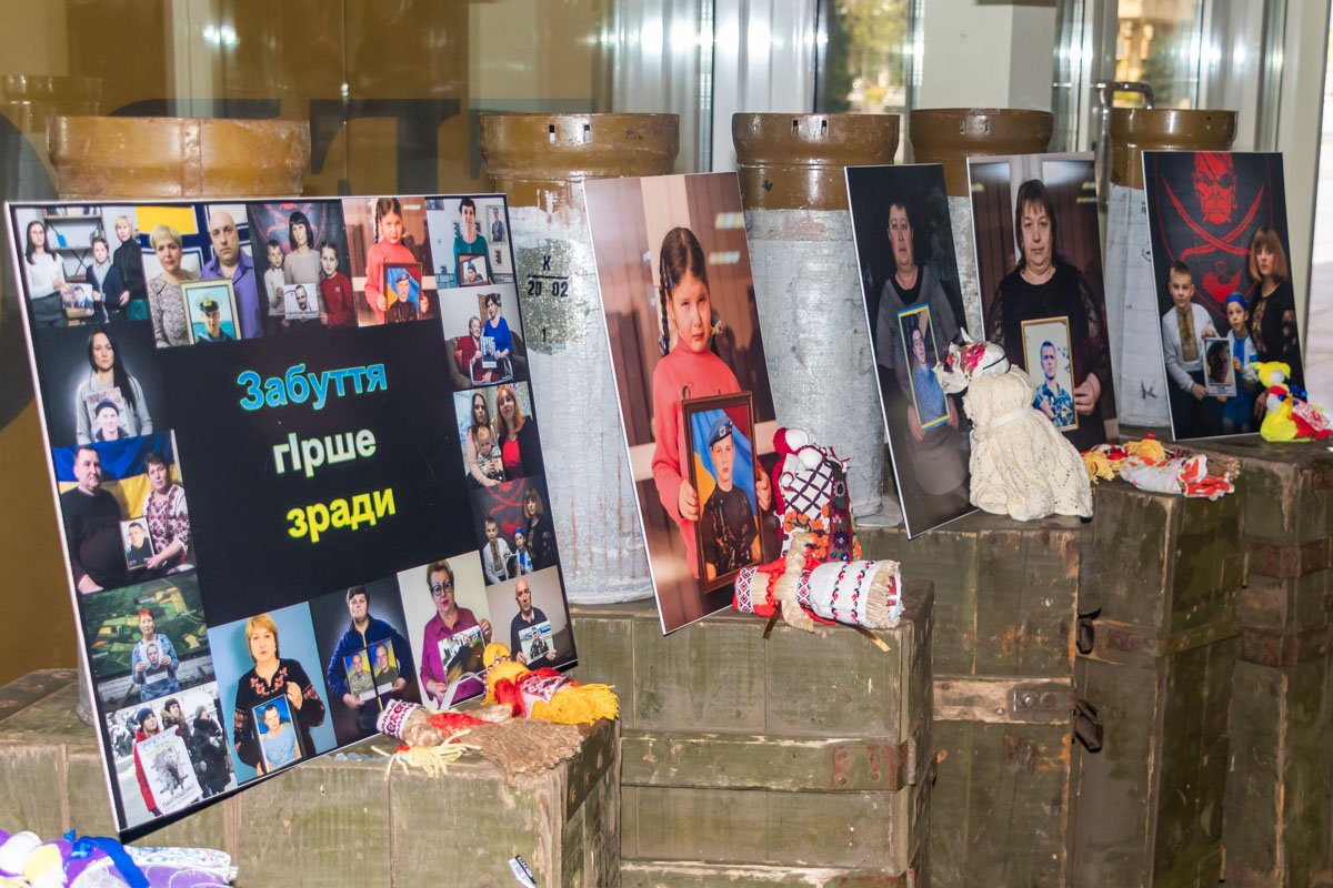 Мы будем ждать их, пока бьются наши сердца