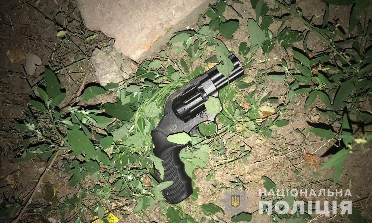В Днепре в мужчину выстрелили и отобрали сумку 1
