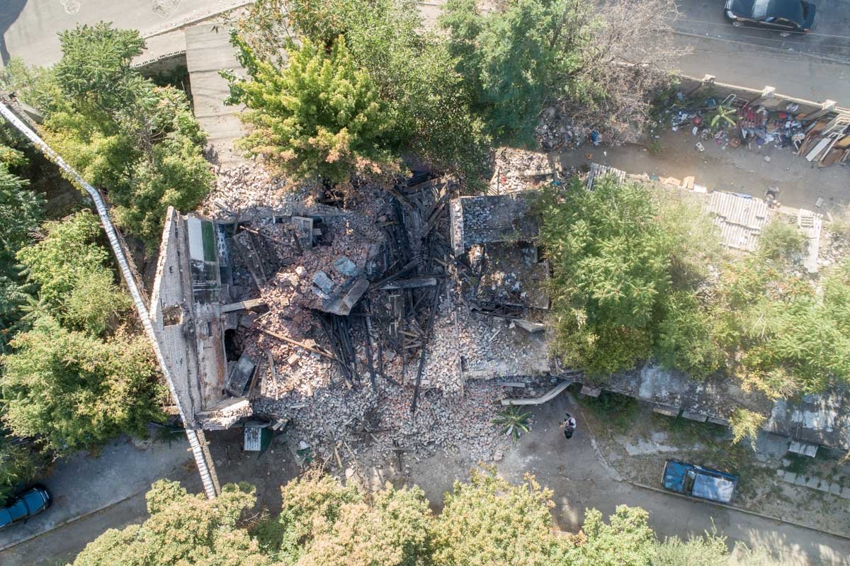 Пожар его добил