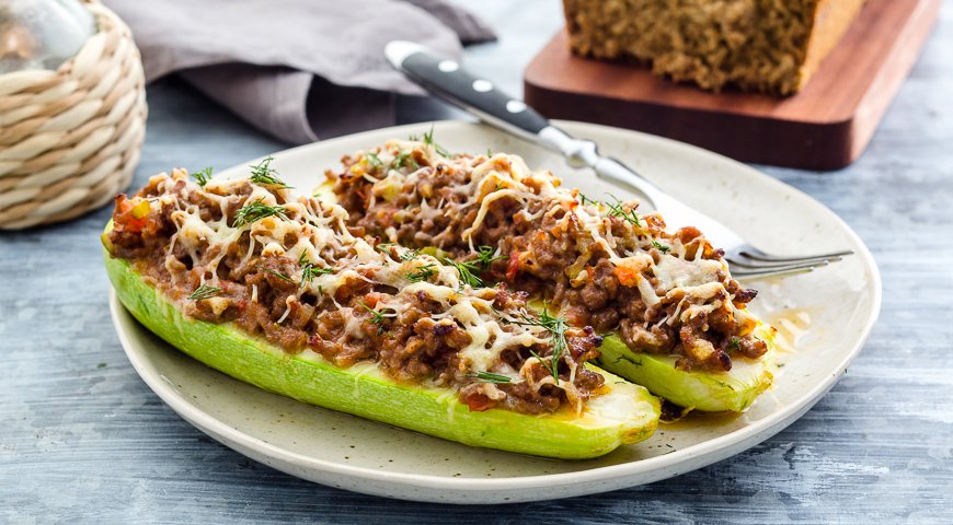 Полезные и вкусные рецепты: как приготовить запеченные цукини с начинкой 1