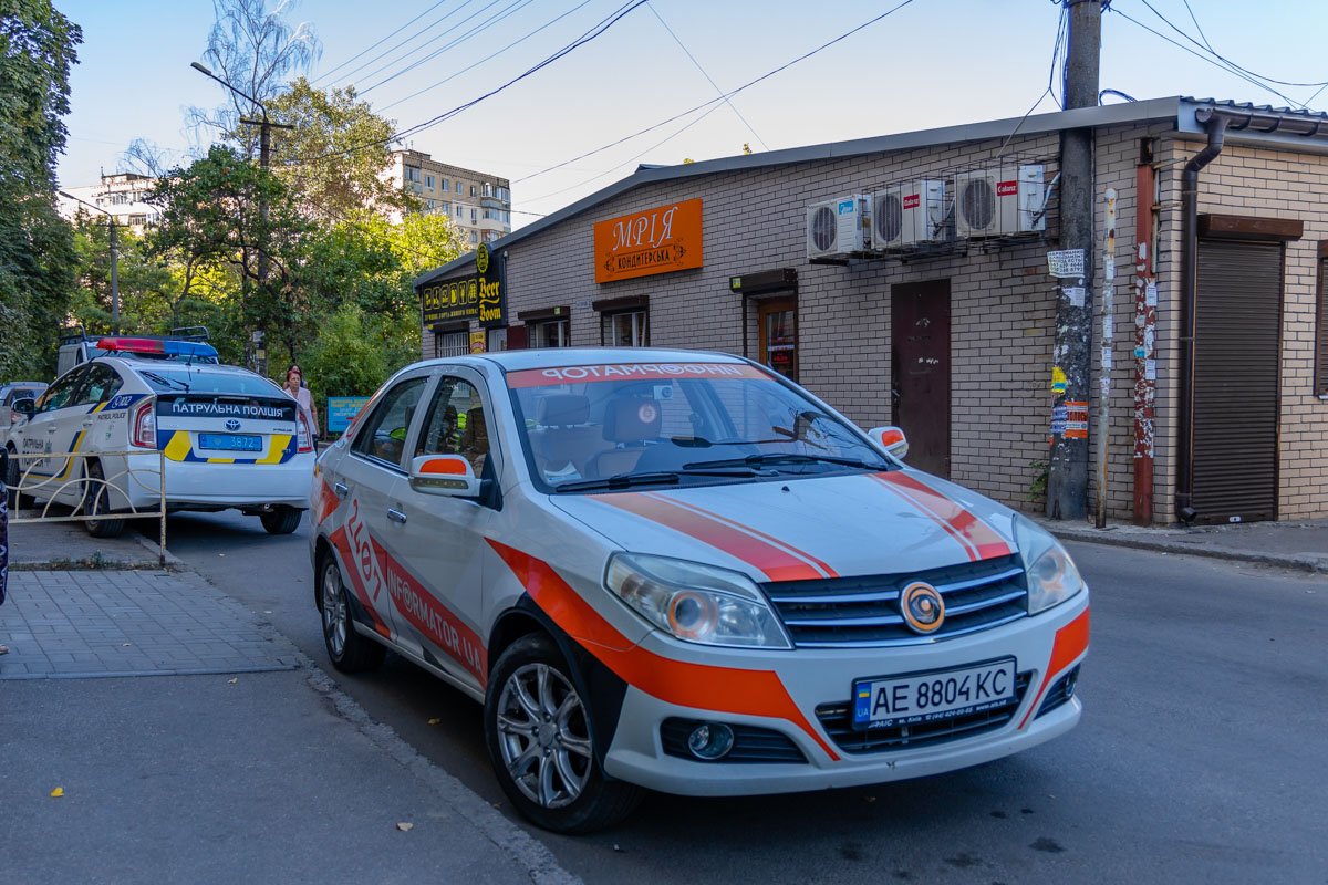 Работают правоохранители и журналисты Работают правоохранители и журналисты