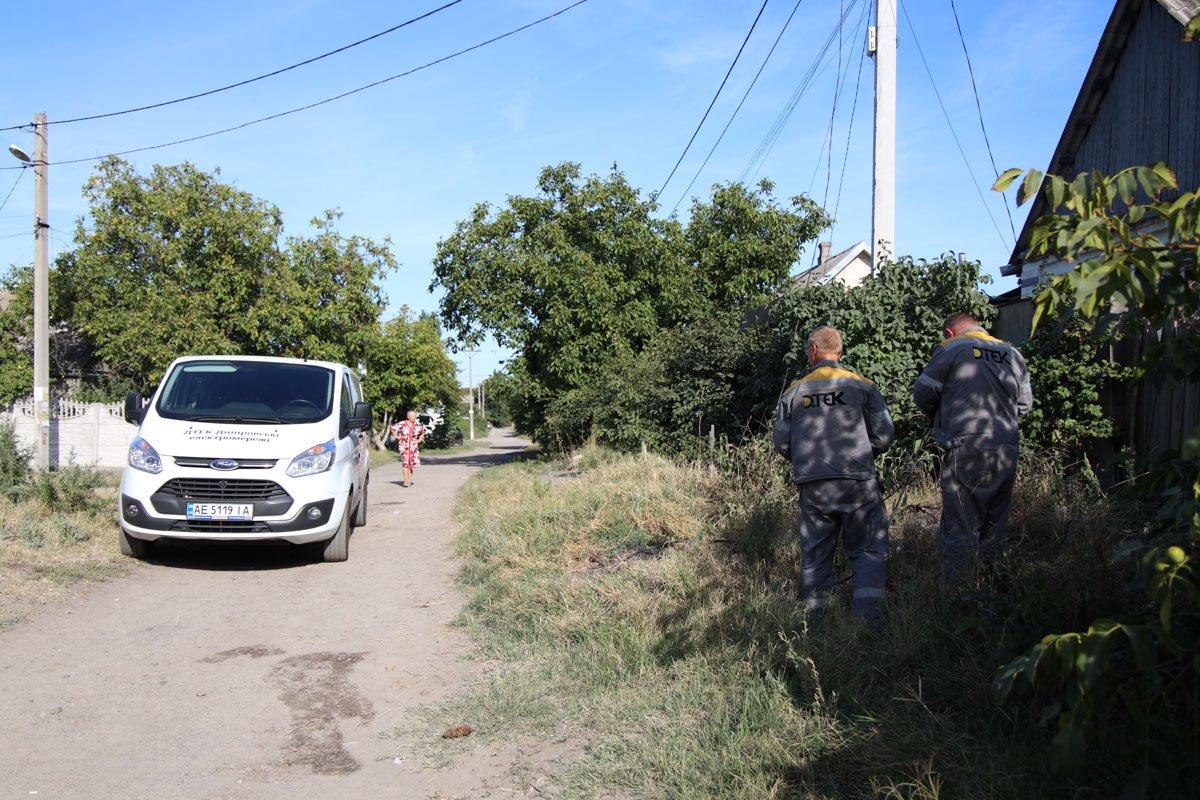 В момент пожара в доме находились пять человек - пожилая пара и женщина с двумя детьми В момент пожара в доме находились пять человек - пожилая пара и женщина с двумя детьми