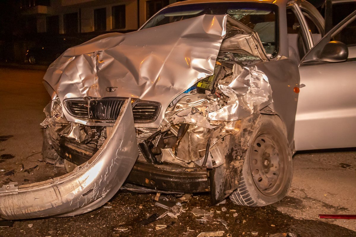 Машина получила серьезные повреждения Машина получила серьезные повреждения