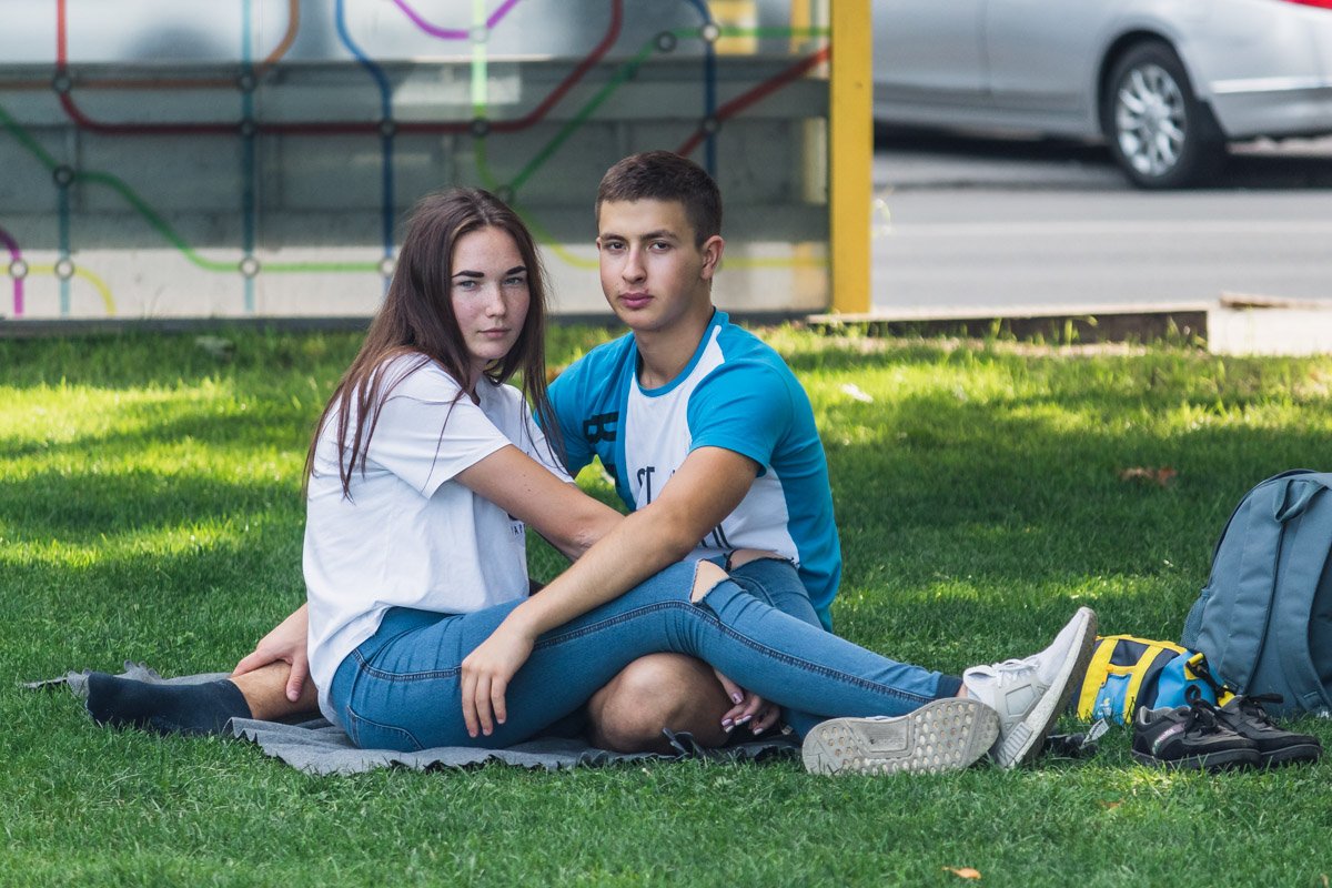 Ну и зачем ты сюда со своей камерой пришел и момент испортил?