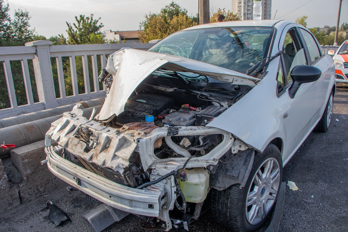 Пассажиры такси пострадали Пассажиры такси пострадали