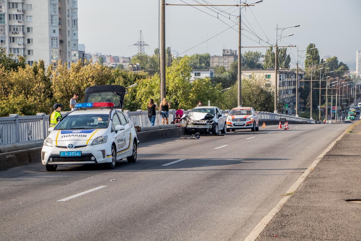 Движение транспорта не затруднено Движение транспорта не затруднено