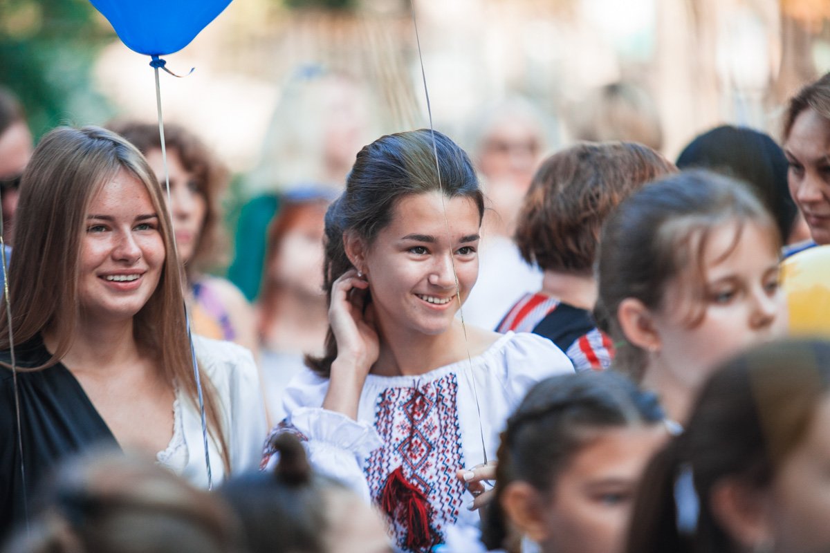 Чудесная традиция в школах - надевать вышиванки
