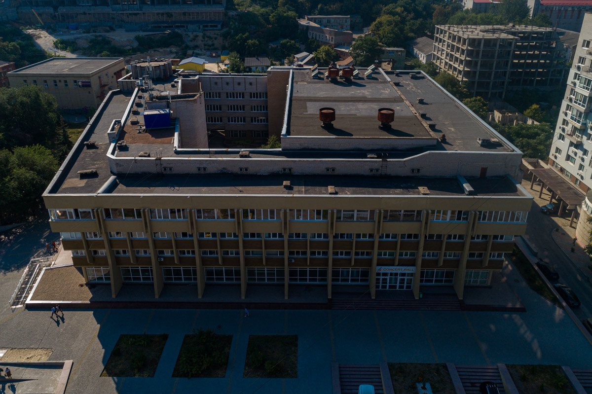 1 декабря 1948, в связи с празднованием 50-летия училища, Совет министров УССР присвоил училищу имя Глинки 1 декабря 1948, в связи с празднованием 50-летия училища, Совет министров УССР присвоил училищу имя Глинки