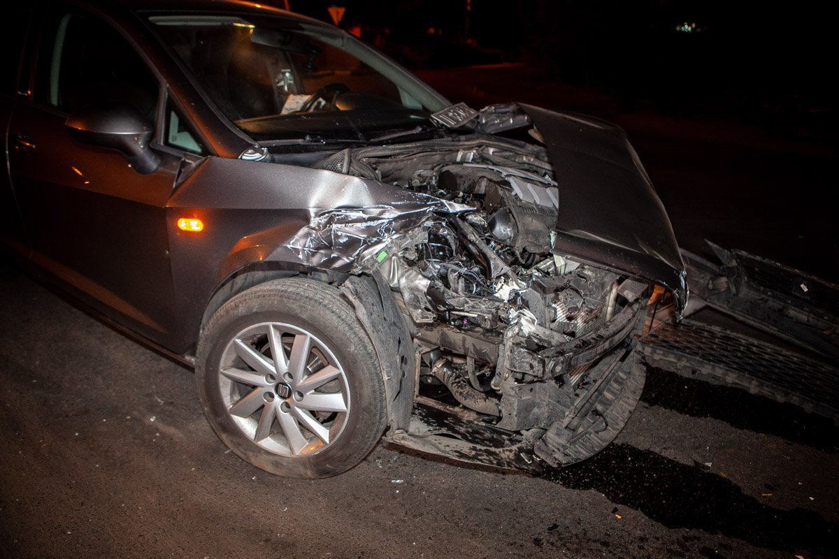 2 сентября, на улице Воронежской произошло дтп с маршруткой. Seat Leon влетел в Mercedes Sprinter 2 сентября, на улице Воронежской произошло дтп с маршруткой. Seat Leon влетел в Mercedes Sprinter