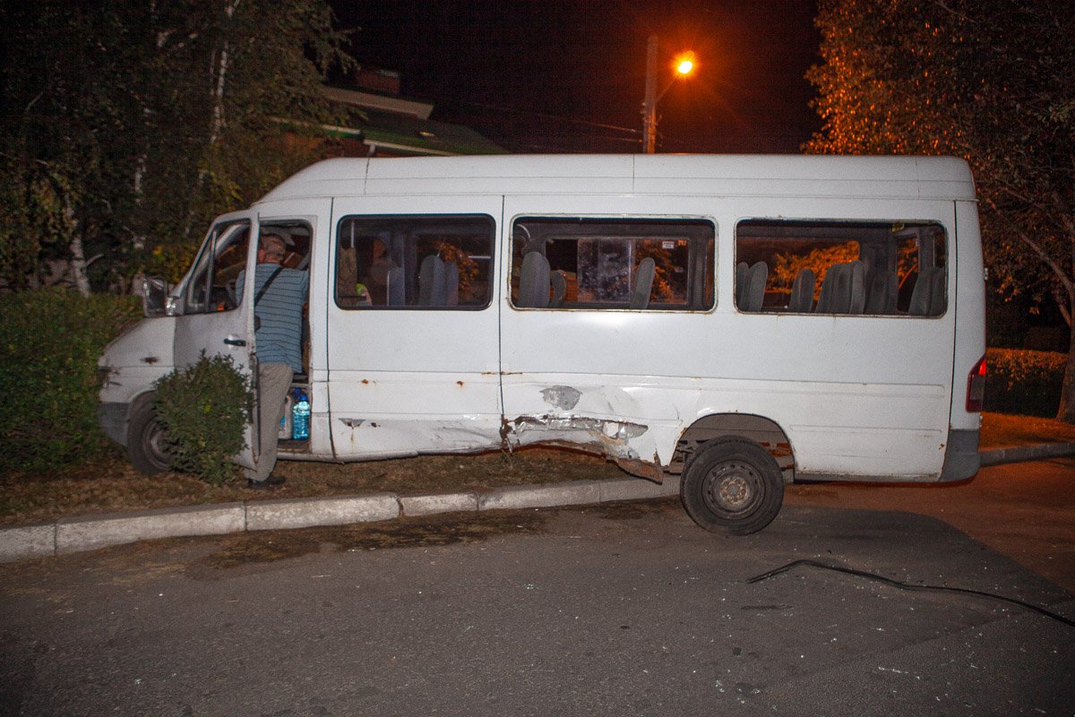 Авария случилась примерно в 22:00 Авария случилась примерно в 22:00