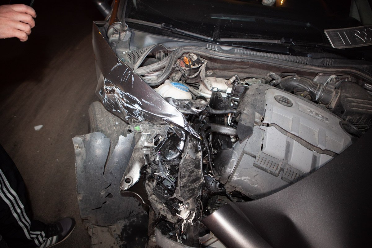 В момент аварии в маршрутке находились пассажиры, но никто за помощью медиков не обратился В момент аварии в маршрутке находились пассажиры, но никто за помощью медиков не обратился