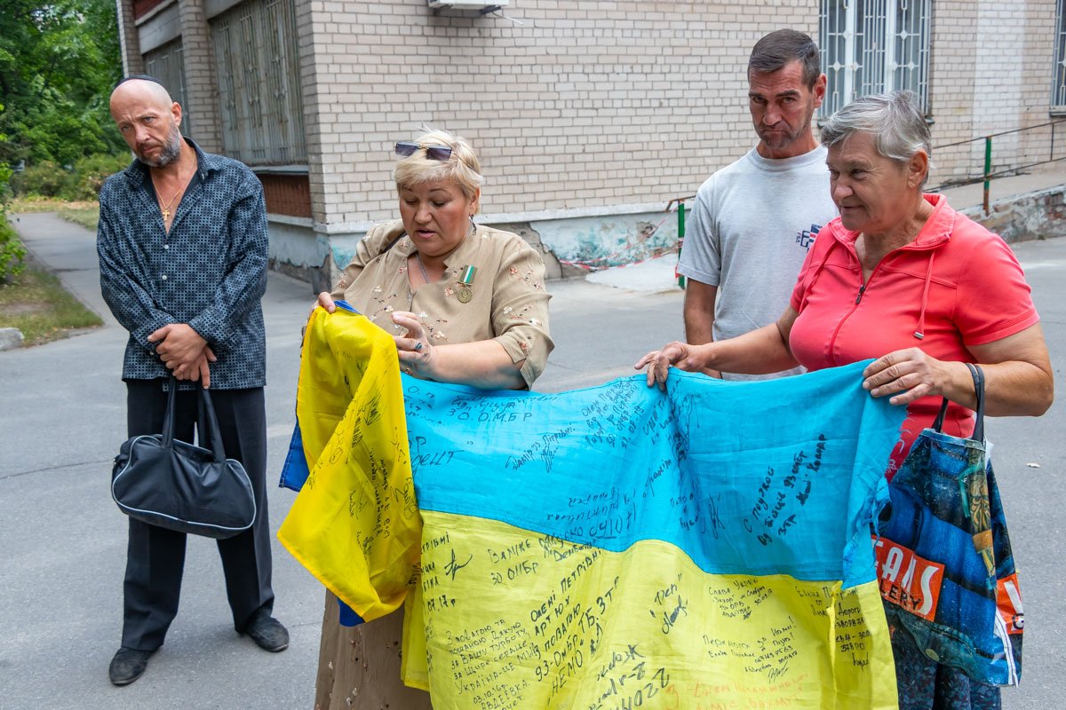Бильцан помогал бойцам АТО... Тем, что сам не отправился в АТО и не мешал им своими криками Бильцан помогал бойцам АТО... Тем, что сам не отправился в АТО и не мешал им своими криками