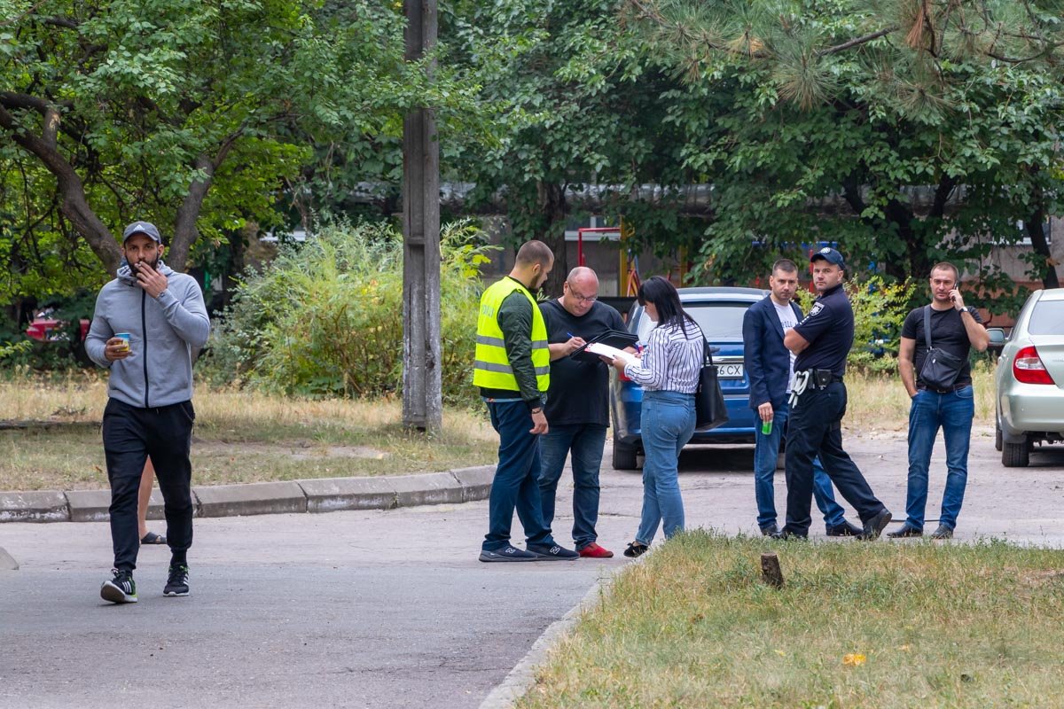 Все друзья Константина Бильцана, которые помогали ему в организациях митингов, присутствовали и на этом представлении Все друзья Константина Бильцана, которые помогали ему в организациях митингов, присутствовали и на этом представлении