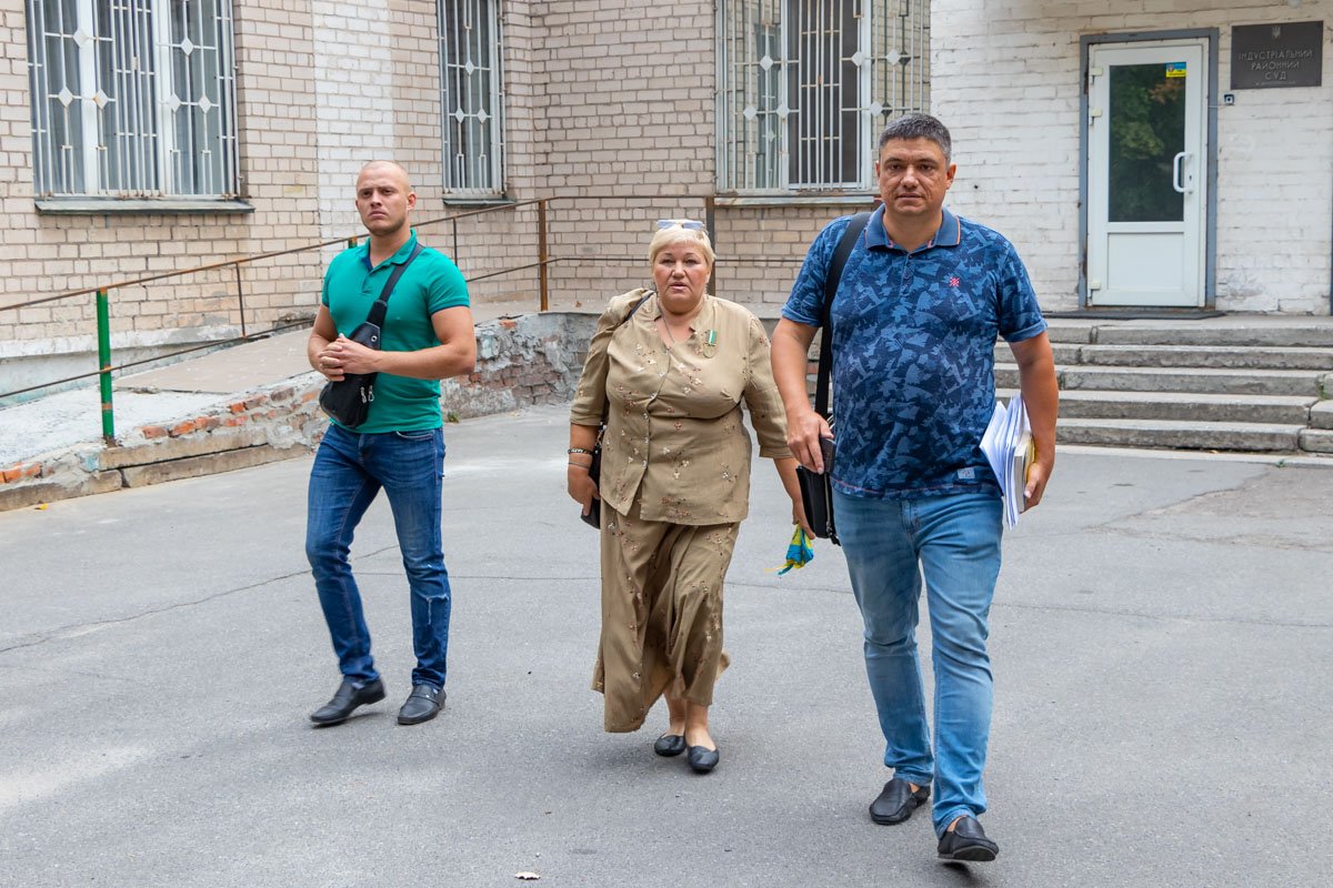 Когда сам не можешь кричать, нужно чтобы кричал кто-то другой Когда сам не можешь кричать, нужно чтобы кричал кто-то другой