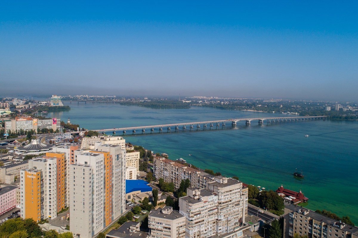 В зеленых оттенках