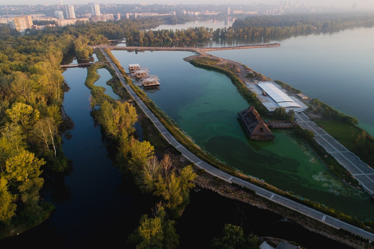 По идее, река должна быть голубой