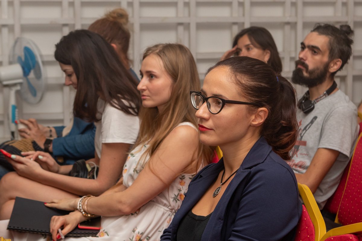 Каждый день с лекцией выступает интересный спикер Каждый день с лекцией выступает интересный спикер