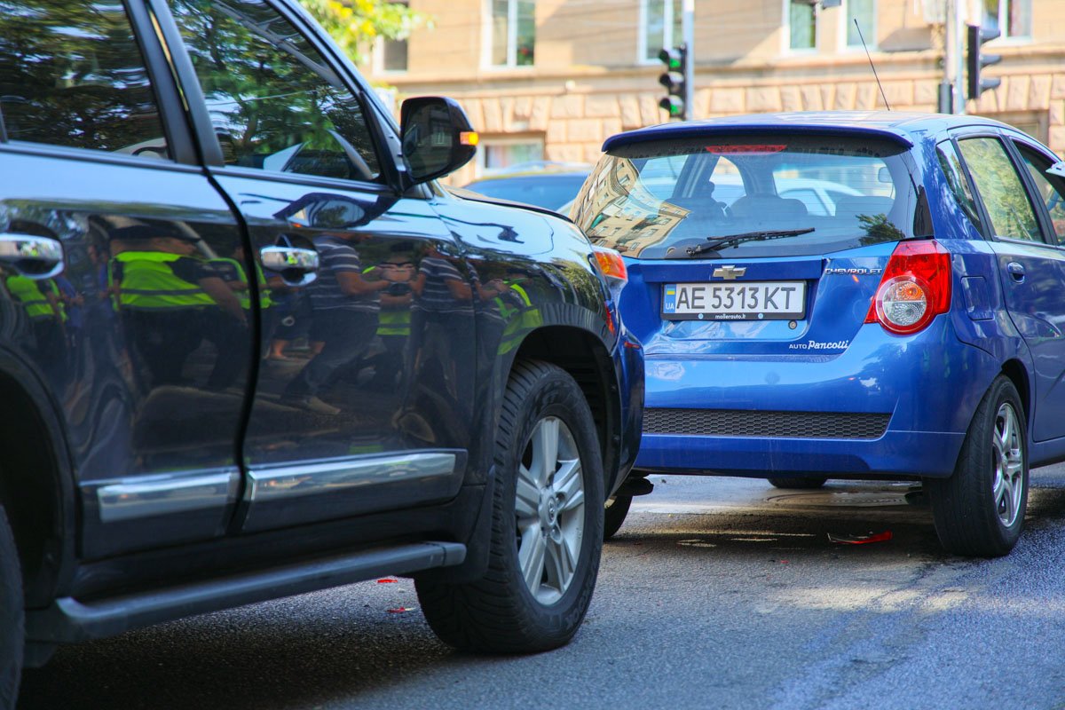 Столкнулись Toyota, Chevrolet и Kia Столкнулись Toyota, Chevrolet и Kia