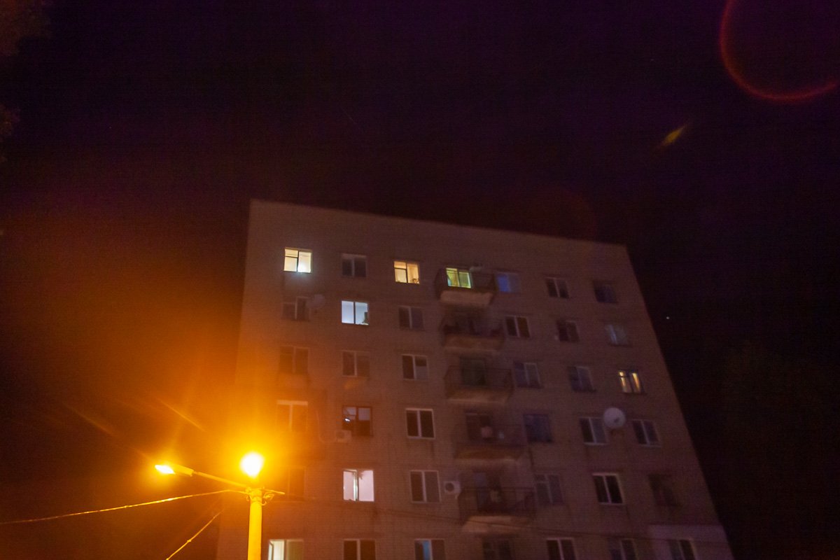 Выбросил нож из окна