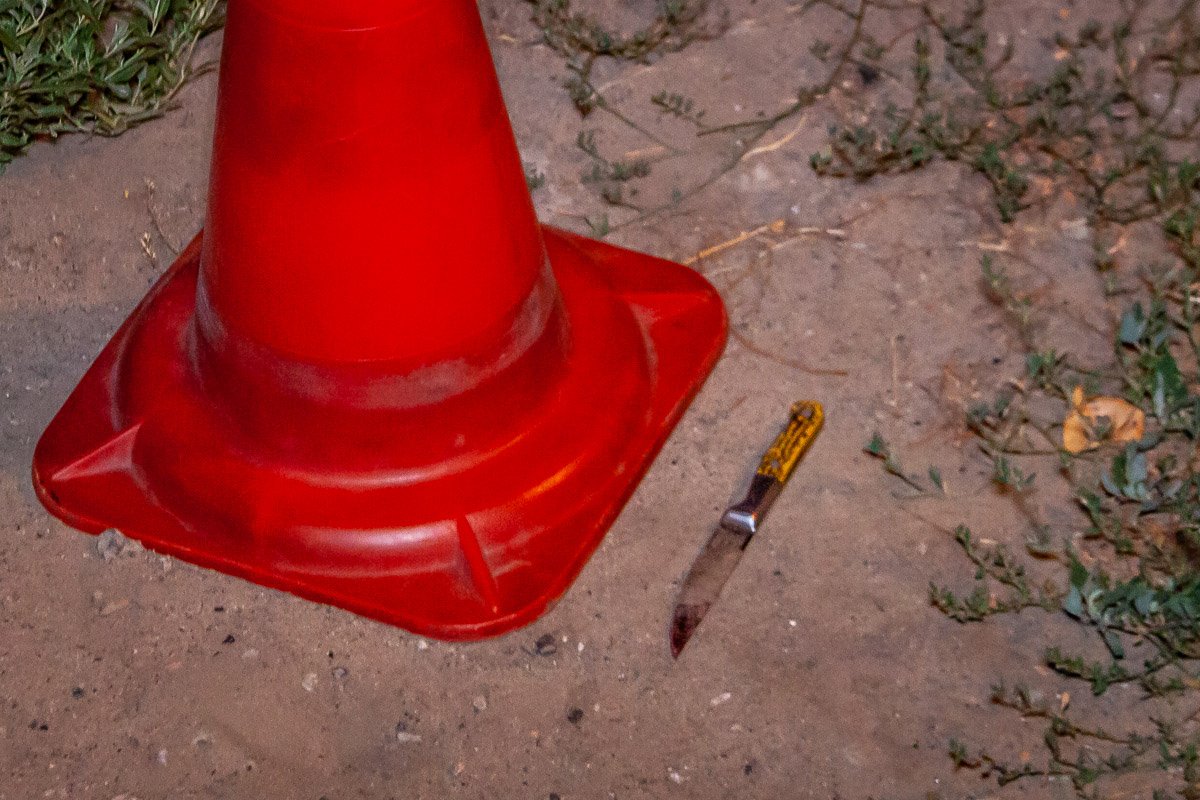 Пырнул свою жену