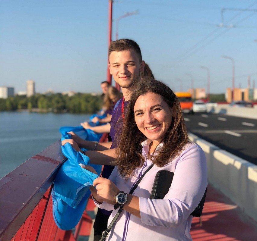 Молодежь поддержала военнопленных, которые прилетели в Борисполь