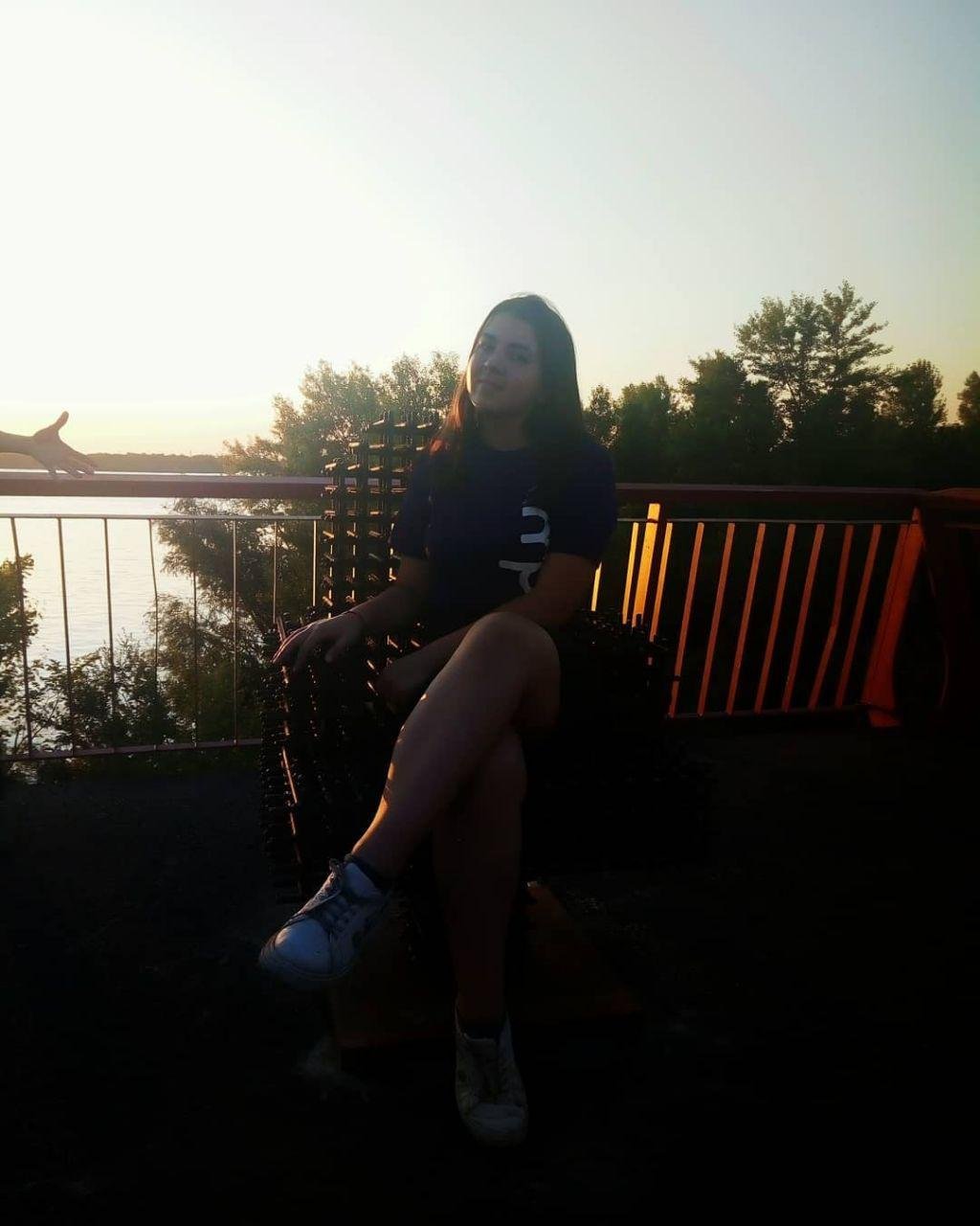 Девушкам очень даже идет это кресло