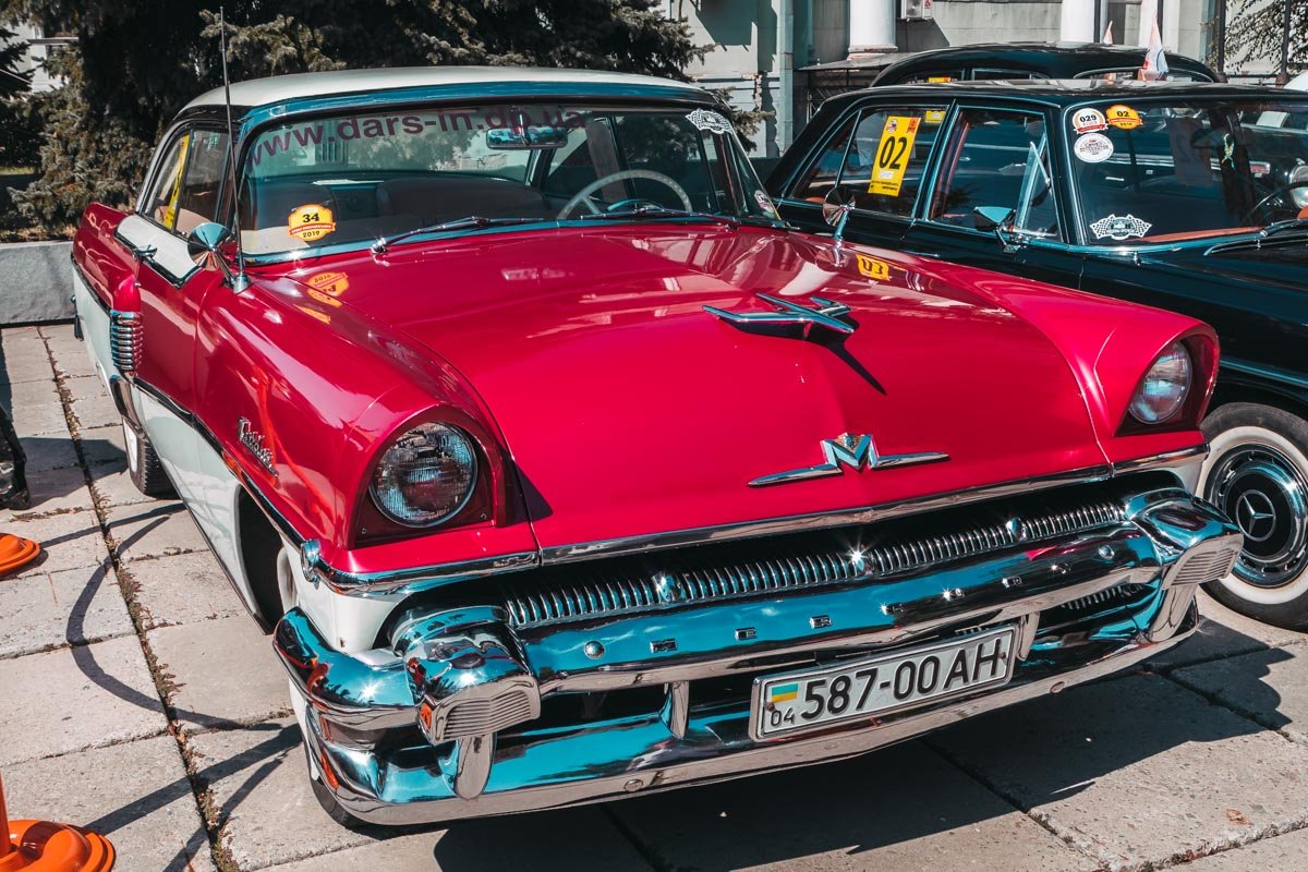 Среди представленных моделей были не только экспонаты музея, но и автомобили из частных коллекций Среди представленных моделей были не только экспонаты музея, но и автомобили из частных коллекций