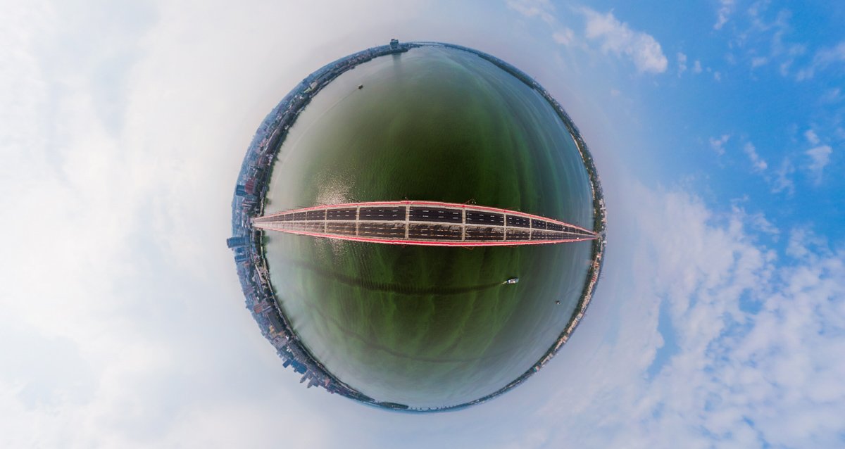 Глядя на фотография, начинает невольно дергаться глаз, да?