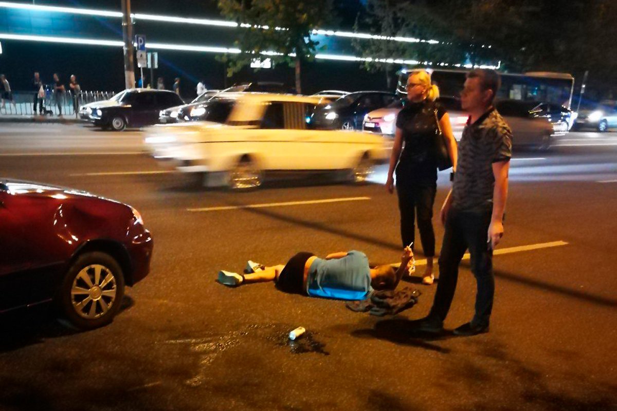 9 сентября, на проспекте Слобожанском Lanos сбил мужчину на пешеходном переходе 9 сентября, на проспекте Слобожанском Lanos сбил мужчину на пешеходном переходе