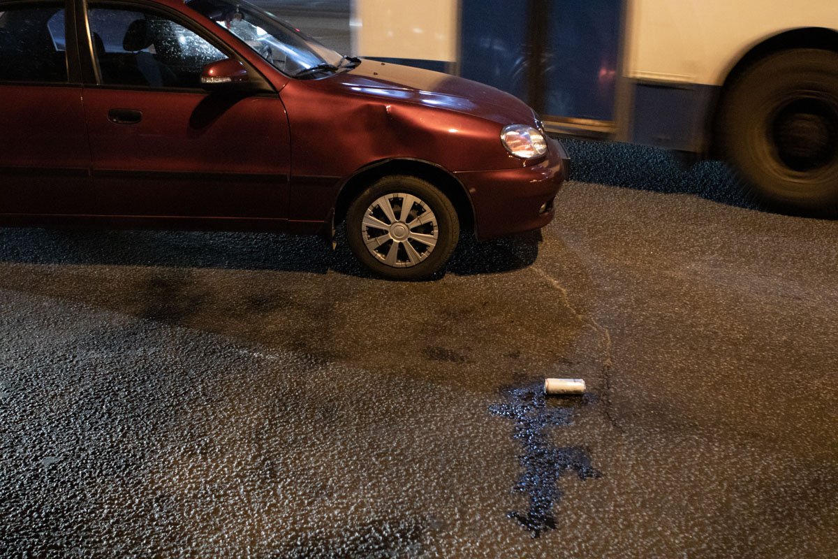 С переломом ноги его госпитализировали в больницу С переломом ноги его госпитализировали в больницу