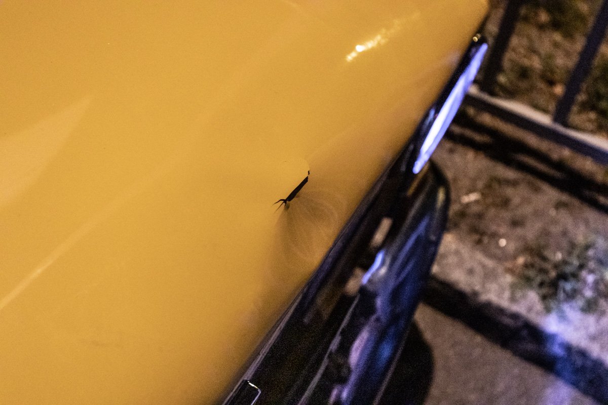 От удара об автомобиль, пешеход сломал ногу От удара об автомобиль, пешеход сломал ногу