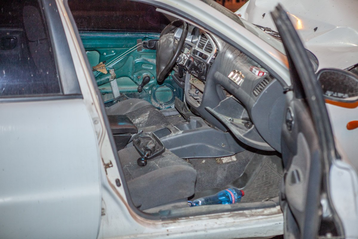 Водитель с места происшествия госпитализирован Водитель с места происшествия госпитализирован