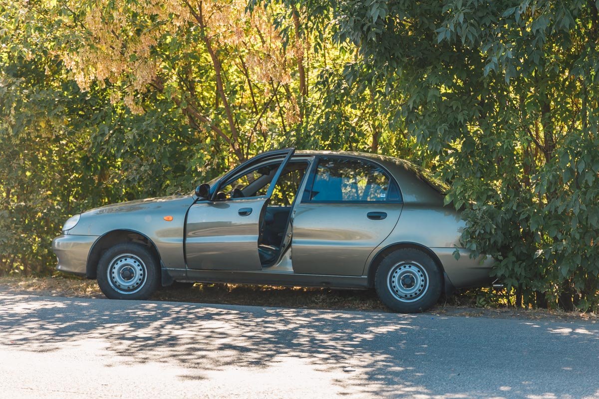 Автомобиль вылетел в кювет