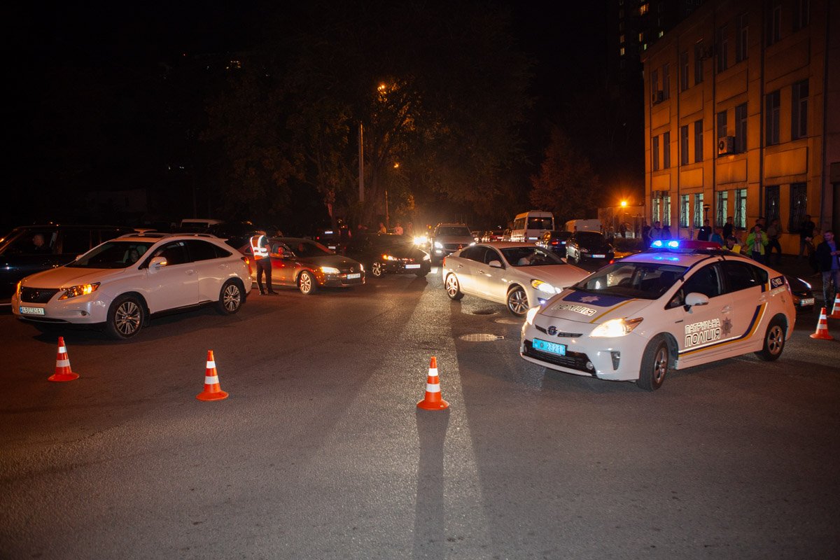 Полиция перекрыла дороги Полиция перекрыла дороги