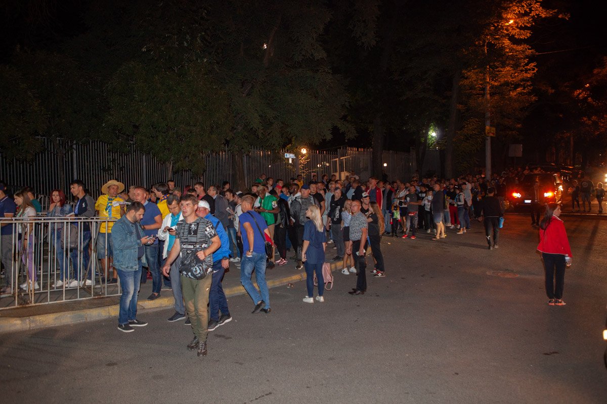 Километровые очереди Километровые очереди