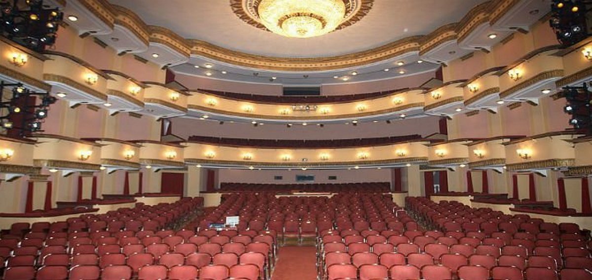 Насладитесь спектаклем в компании близких людей