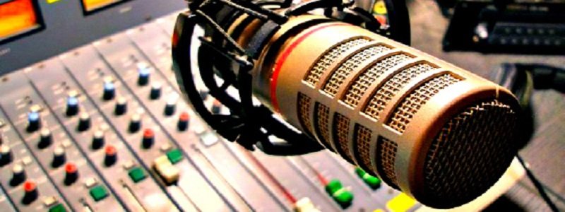 На полках музея – первые черно-белые телевизоры